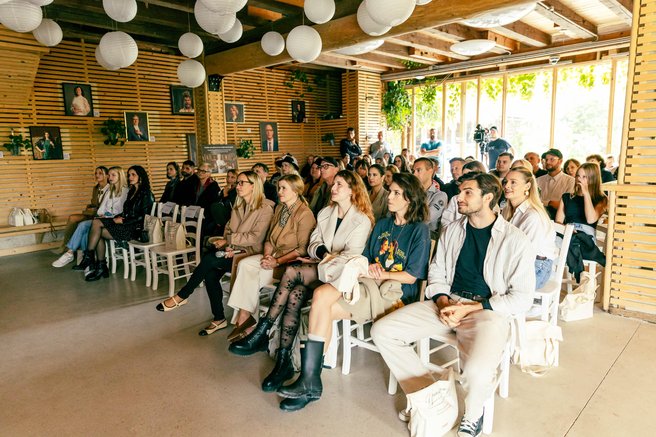 predstavitev, serija, Nemirna kri