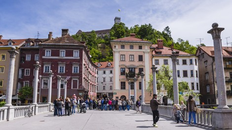 Kaj si Slovenci želijo: rezultati ankete o obvezni božičnici