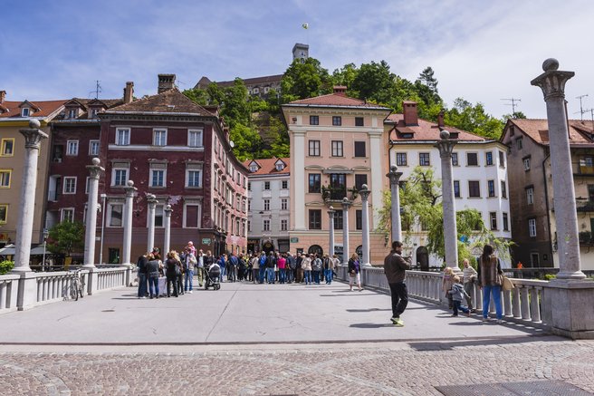 Kaj si Slovenci želijo: rezultati ankete o obvezni božičnici