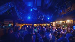 Franci na balanci lokal žurka