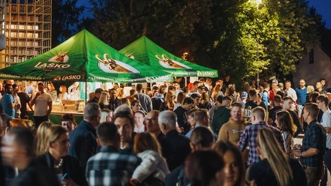 Franci na balanci lokal žurka