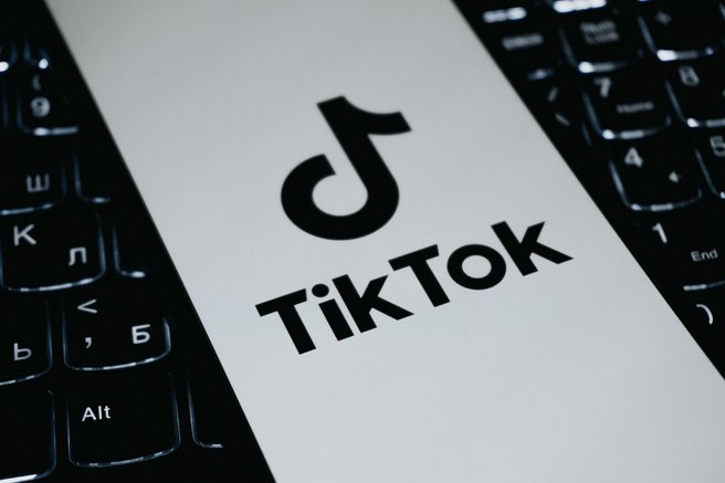 Trumpov skrivni načrt za TikTok: dogovor, ki spreminja igro