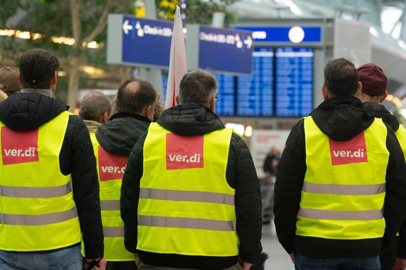 Šok za zaposlene, znano podjetje napovedalo odpuščanja: ukinili bodo kar 4000 delovnih mest
