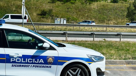 Zbudil se je ob policiji: kako je Slovenec končal v priporu zaradi počivanja