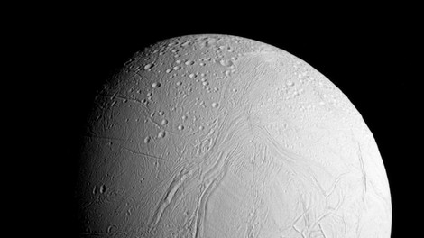 Ni več samo teorija: znanstveniki našli nekaj presenetljivega v oceanu na Saturnovi luni