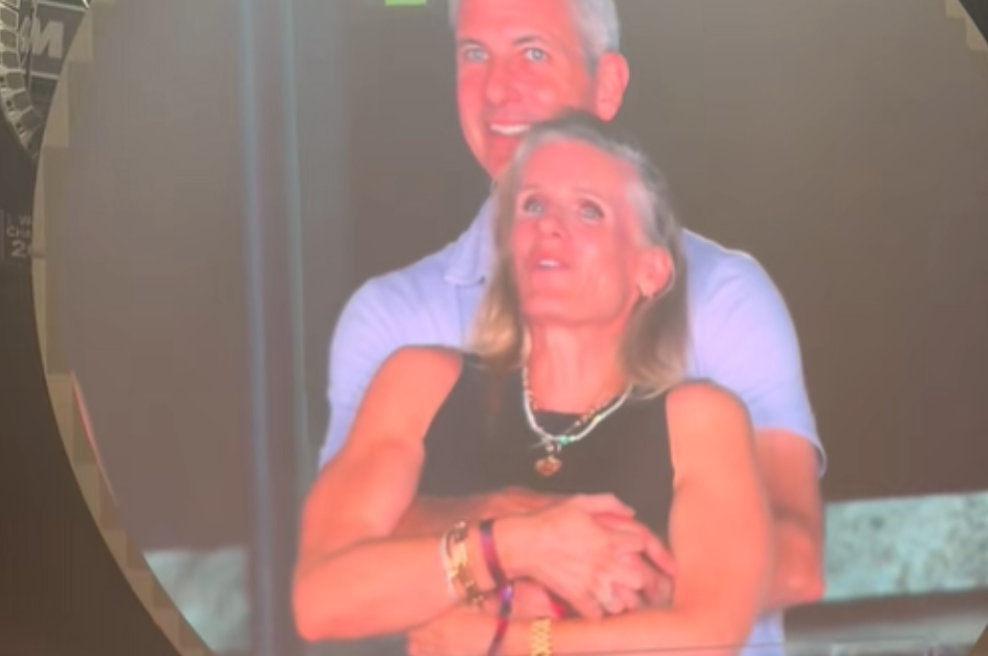 Nepričakovan preobrat: škandal na koncertu skupine Coldplay, ki je osupnil javnost, dobil presenetljiv razplet (foto: TikTok/instaagraace/posnetek zaslona)