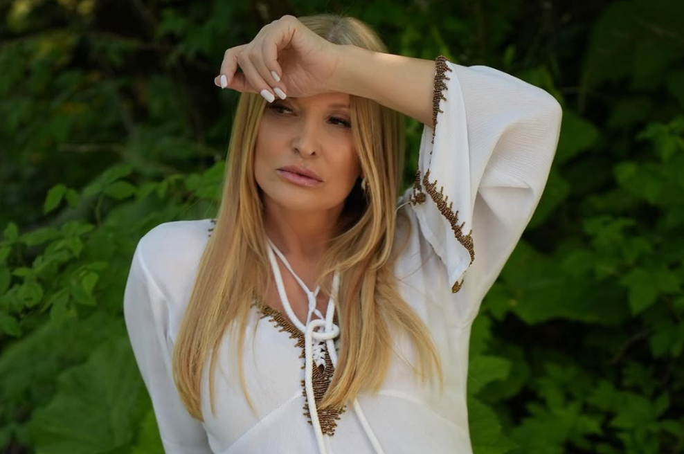 Helena Blagne presenetila oboževalce s čustvenim zapisom: "Žal sem morala sprejeti odločitev, da ..." (foto: instagram.com/helenablagne/)