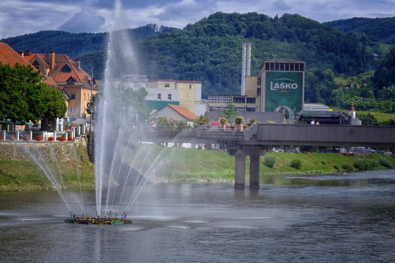 Hrvati so se zaljubili v malo slovensko mesto, ki je znano predvsem po eni stvari: "Škoda bi bilo priti sem in ne poskusiti ... "