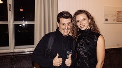 Premiera komedija Penziči