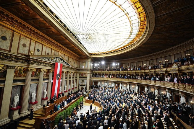 Eko in lokalno: Ne boste verjeli, kaj so v resnici postregli v parlamentu