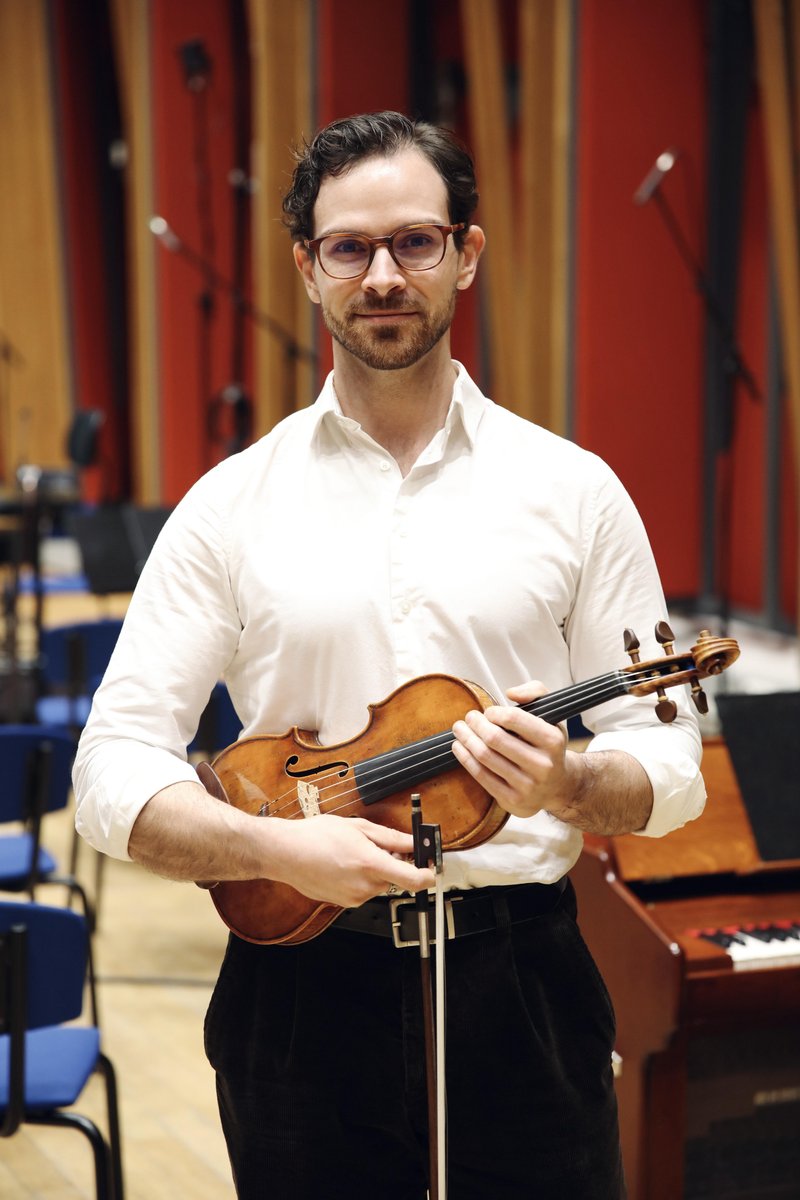 Violinist Tim Skalar Demšar iz Simfoničnega orkestra RTV Slovenija: "Ko igram, ne obstaja nič drugega - samo jaz in glasba!"