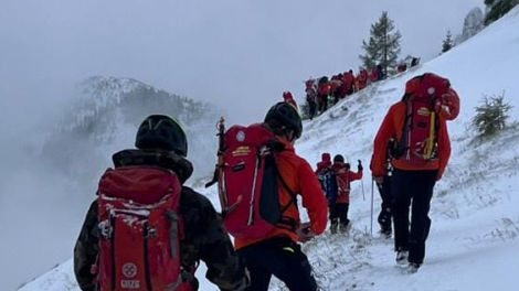 Plaz pod Toscem: našli mrtvega pohodnika, reševalna akcija prekinjena