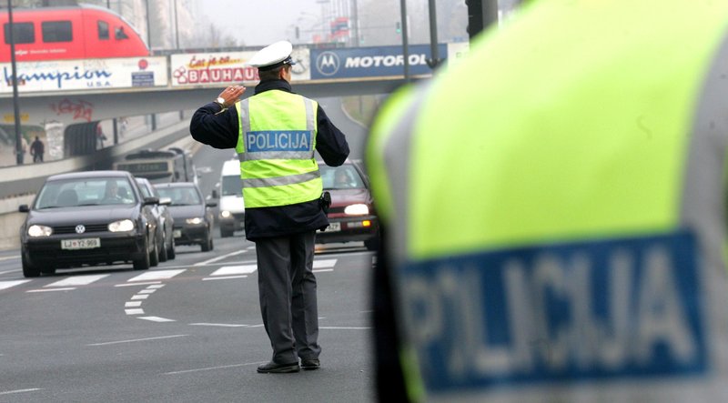 usmerjanje prometa, policist