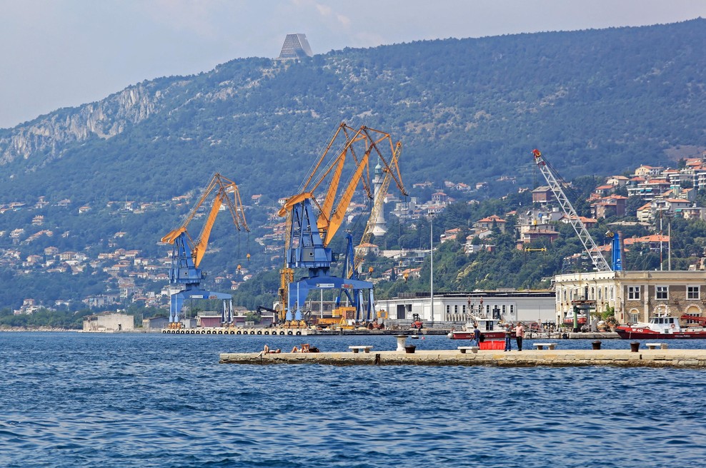 V Trstu zasegli skrivnostno pošiljko: kaj so odkrili v kontejnerjih? (foto: Profimedia)