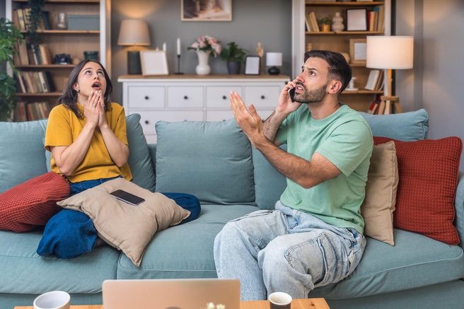 Miren par je od soseda nenehno dobival pritožbe glede hrupa – ko sta ugotovila, kaj tiči za tem, jima je vzelo sapo