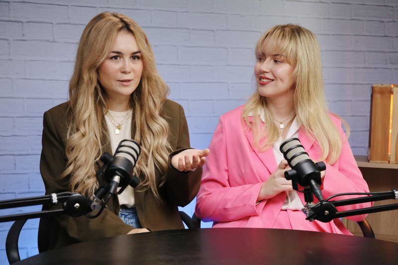 Generacija Z v oglaševanju brez filtra: "Veliko nam je do tega, da bi bilo naše delo narejeno dobro, a si absolutno ne želimo, da bi stalno delali!"