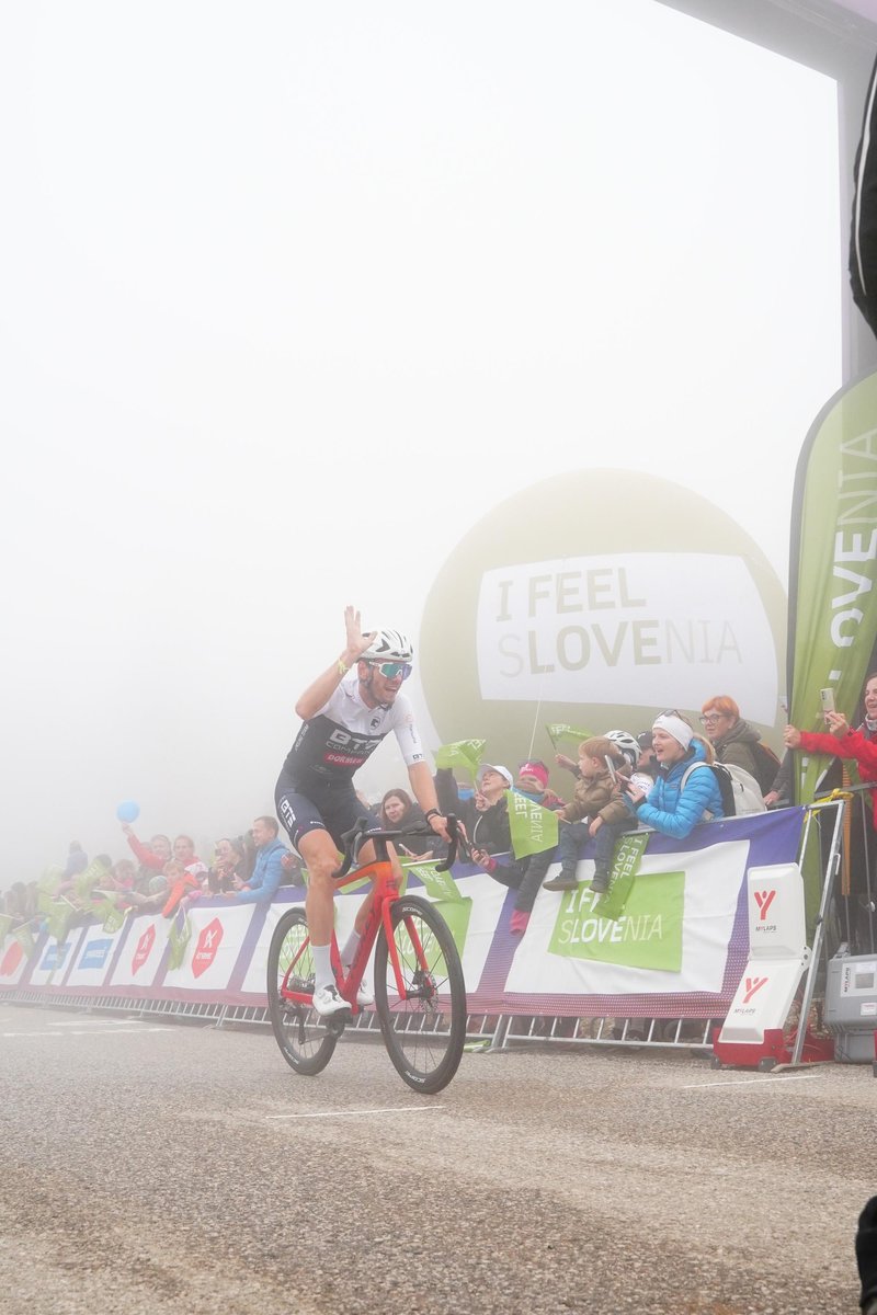 Igralec, ki osvaja zaslone in klance: Robert Korošec navdušil na dirki Pogi Challenge