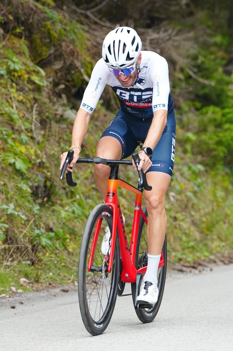 Igralec, ki osvaja zaslone in klance: Robert Korošec navdušil na dirki Pogi Challenge