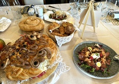 Obložene mize, topli nasmehi in še vroča pogača: slovenska gostilna, kjer se zgodi prava magija (FOTO)