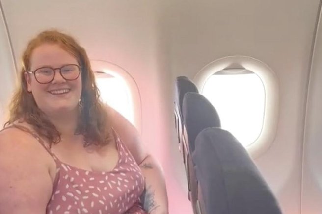 Potnica ni mogla verjeti, kaj je videla na letalu: "Obe sta zasedli sredinske sedeže in ljudje ob njiju so komaj dihali ..."