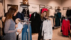 Mana oblačila trgovina RED by Mana nova kolekcija Planet Celje