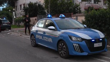 Pod avtomobilom znanega novinarja eksplodirala bomba, to je sledilo