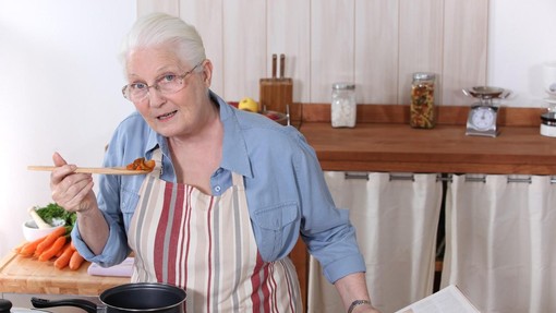 Včasih je ta jed kraljevala v delavskih menzah bivše Jugoslavije, zdaj je na menijih dragih restavracij (to je skrivnost odličnega okusa)