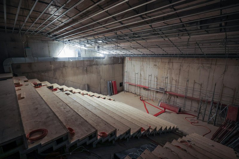 Na Vrazovem trgu v Ljubljani raste težko pričakovana stavba – prostori bodo naseljeni že prihodnje leto