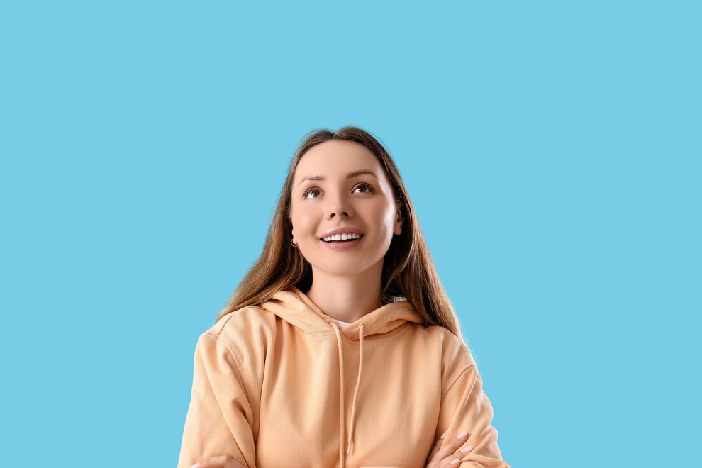 5. POZITIVNE MISLI Med koristnimi navadami, ki jih izpostavlja dr. Leo Bokeria, je tudi pozitivna naravnanost. "To je pomembna navada, …