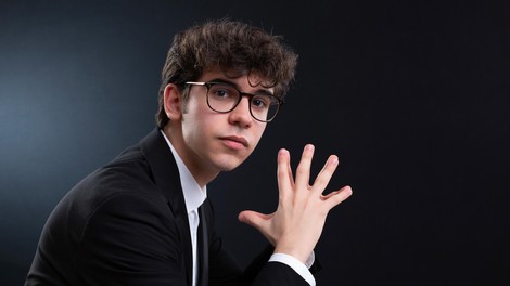 Zven strun in klavirskih tipk v Viteški dvorani Križank – glasbeni dogodki, ki jih ne smete zamuditi