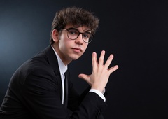 Zven strun in klavirskih tipk v Viteški dvorani Križank – glasbeni dogodki, ki jih ne smete zamuditi