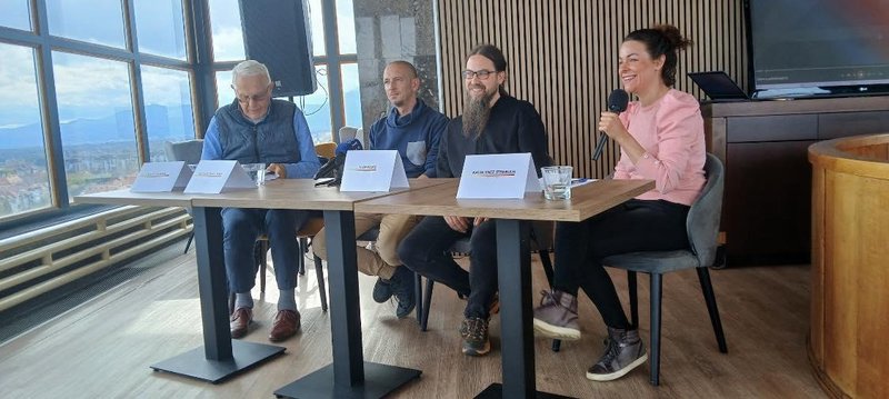 Terapevti skupaj s 40.000 uporabniki: "Prosimo, glasujte za ljudi in sprejmite zakon o psihoterapiji!"