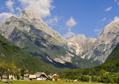 Slovenska dolina, o kateri se med tujimi popotniki vse glasneje govori — mir, kot ga ne boste našli drugje!