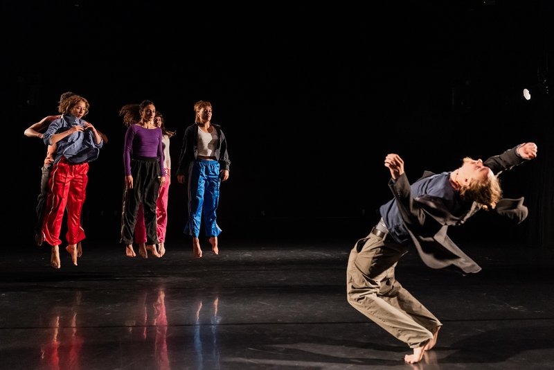 Spolzka tla predstava