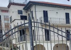 Naprodaj vila ene najbolj zloglasnih oseb 20. stoletja, ki stoji pri naših sosedih