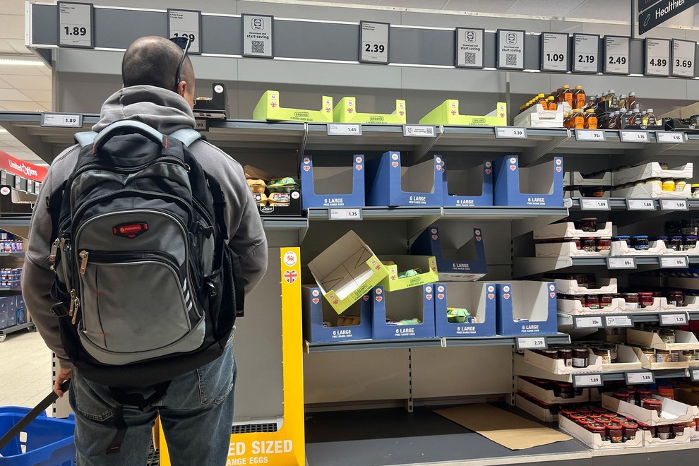 Trgovci, kaj pa Slovenija?! V Nemčiji strmoglavile cene tega izjemno priljubljenega izdelka, ki ga ima doma vsak Slovenec (Avtor/Vir: Profimedia) lidl trgovina kava cene denar potrosnistvo kriza draginja cenitev blaginja nemcija