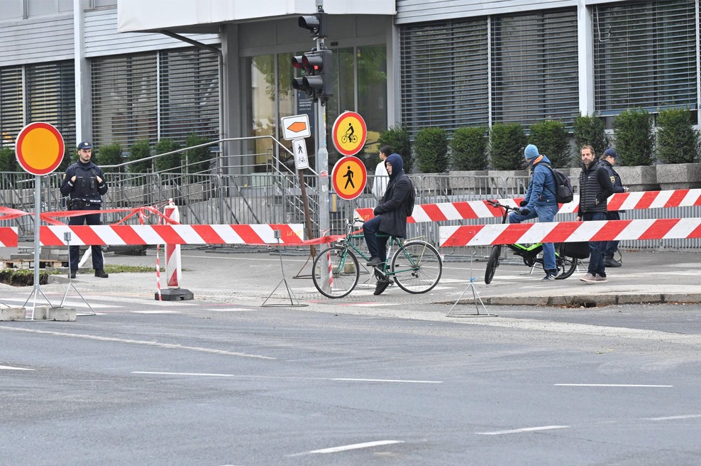 Zaprli eno najbolj prometnih ulic v Ljubljani: zapora naj bi trajala do ... (foto: Bobo)