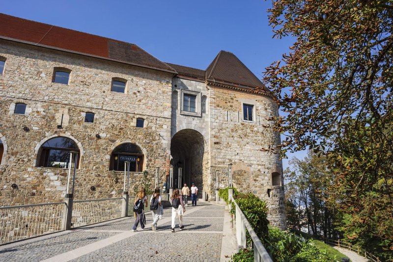 Ljubljanski grad turisti obiskovalci
