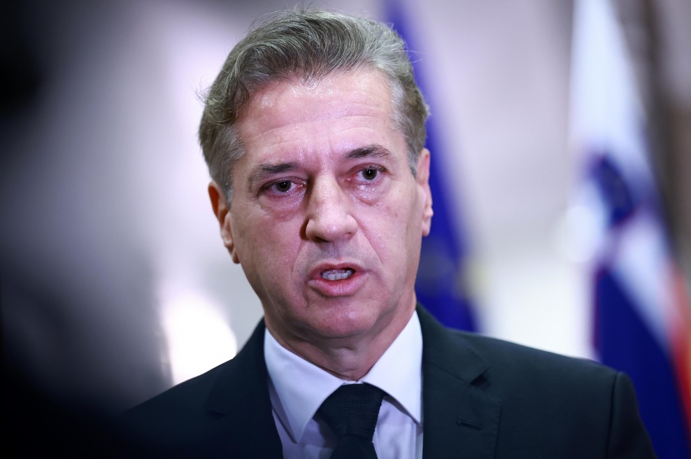 Golob napovedal radikalne ukrepe, v Novem mestu že okrepljena policijska enota (foto: Bobo)