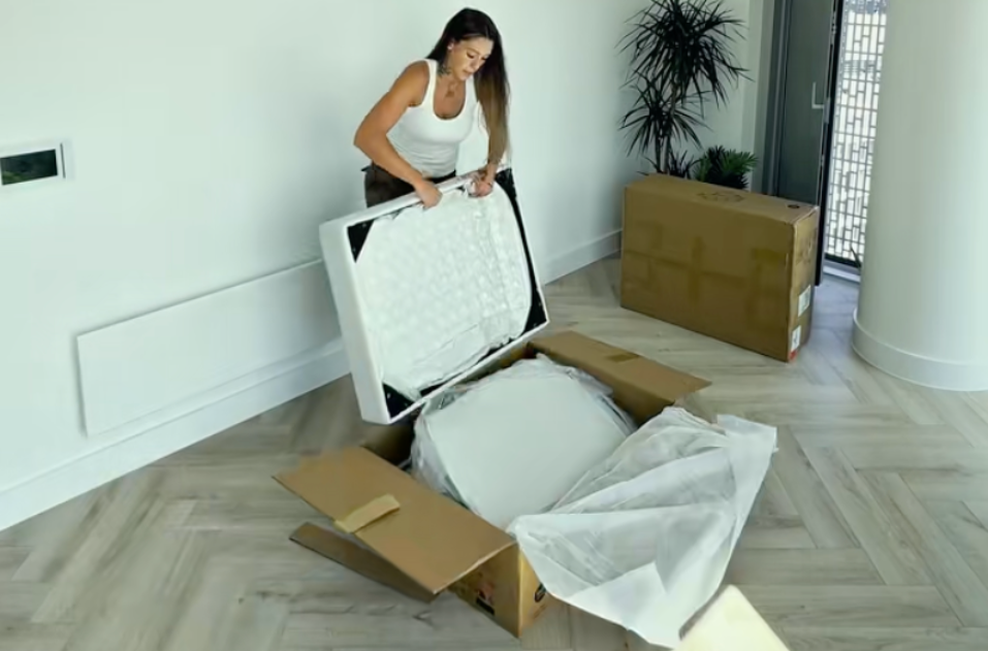 Vsi so ji rekli, naj ne kupuje kavča s Temuja: poglejte, kaj je dobila za malo več kot 200 evrov (foto: TikTok/@ecomkatie)