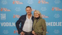 Špas teater premiera predstava Obiski vedno zvonijo ob nepravem času