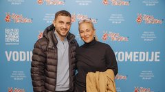 Špas teater premiera predstava Obiski vedno zvonijo ob nepravem času