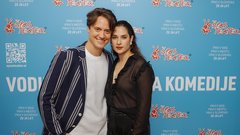 Špas teater premiera predstava Obiski vedno zvonijo ob nepravem času Domen Valič Saša Pavlin Stošič