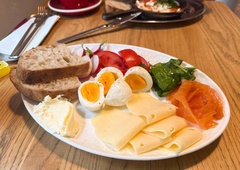 2 živili, ki ju nikoli ne bi smeli uživati skupaj: strokovnjaki pravijo, da je ta kombinacija smrt za prebavo