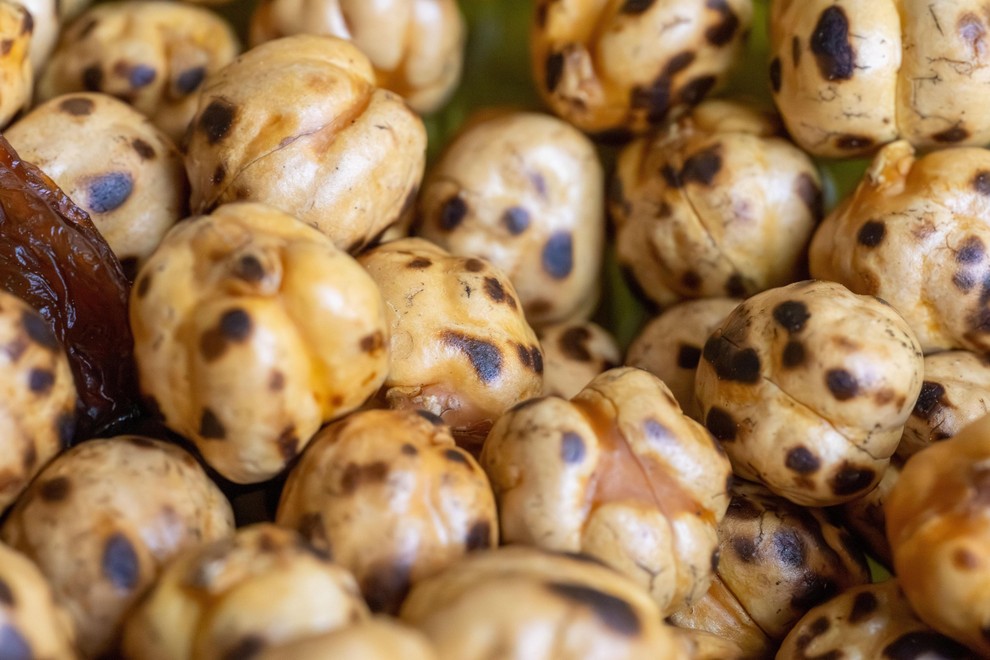 PEČENA ČIČERIKA Čičerika vas bo založila z beljakovinami in drugimi pomembnimi hranili, obenem pa vas bo navdušila z odličnim okusom …