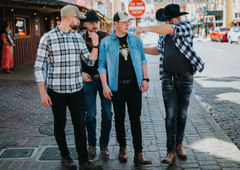 Zdaj je jasno, kaj je znana Slovenka počela s Fehtarji v Dallasu