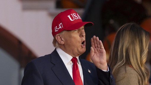 Donald Trump pristrigel krila novinarjem, ki odslej ne bodo mogli več ...