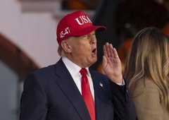 Donald Trump pristrigel krila novinarjem, ki odslej ne bodo mogli več ...