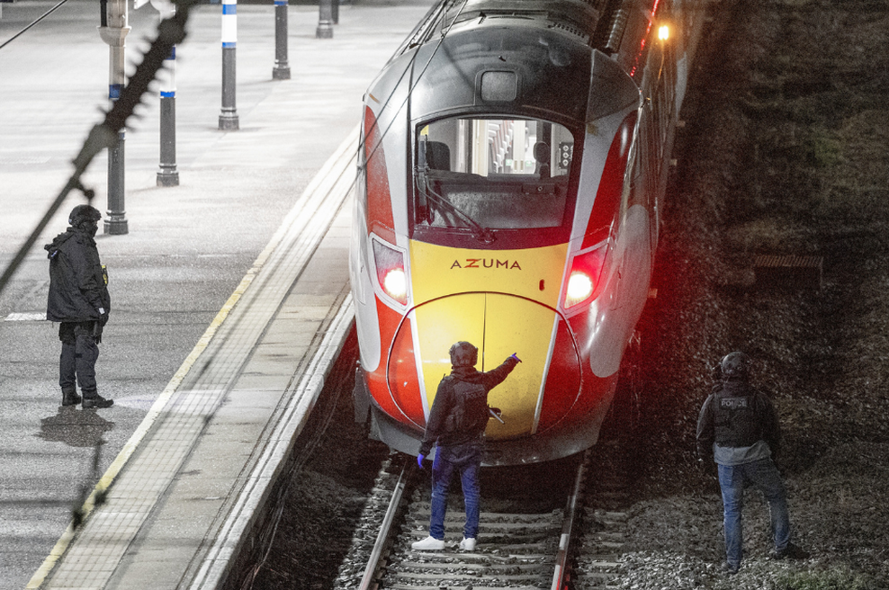 Znane nove podrobnosti o brutalnem napadu z noži na potnike vlaka v Angliji (foto: Profimedia)