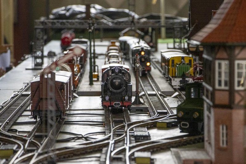 Med paro, spomini in prazničnim vzdušjem: tri čarobna doživetja v Železniškem muzeju